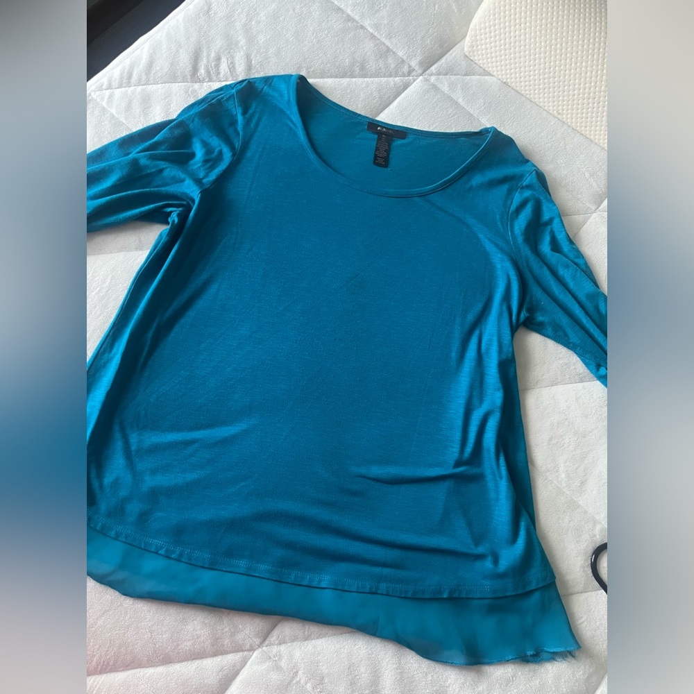 Women’s long sleeve top